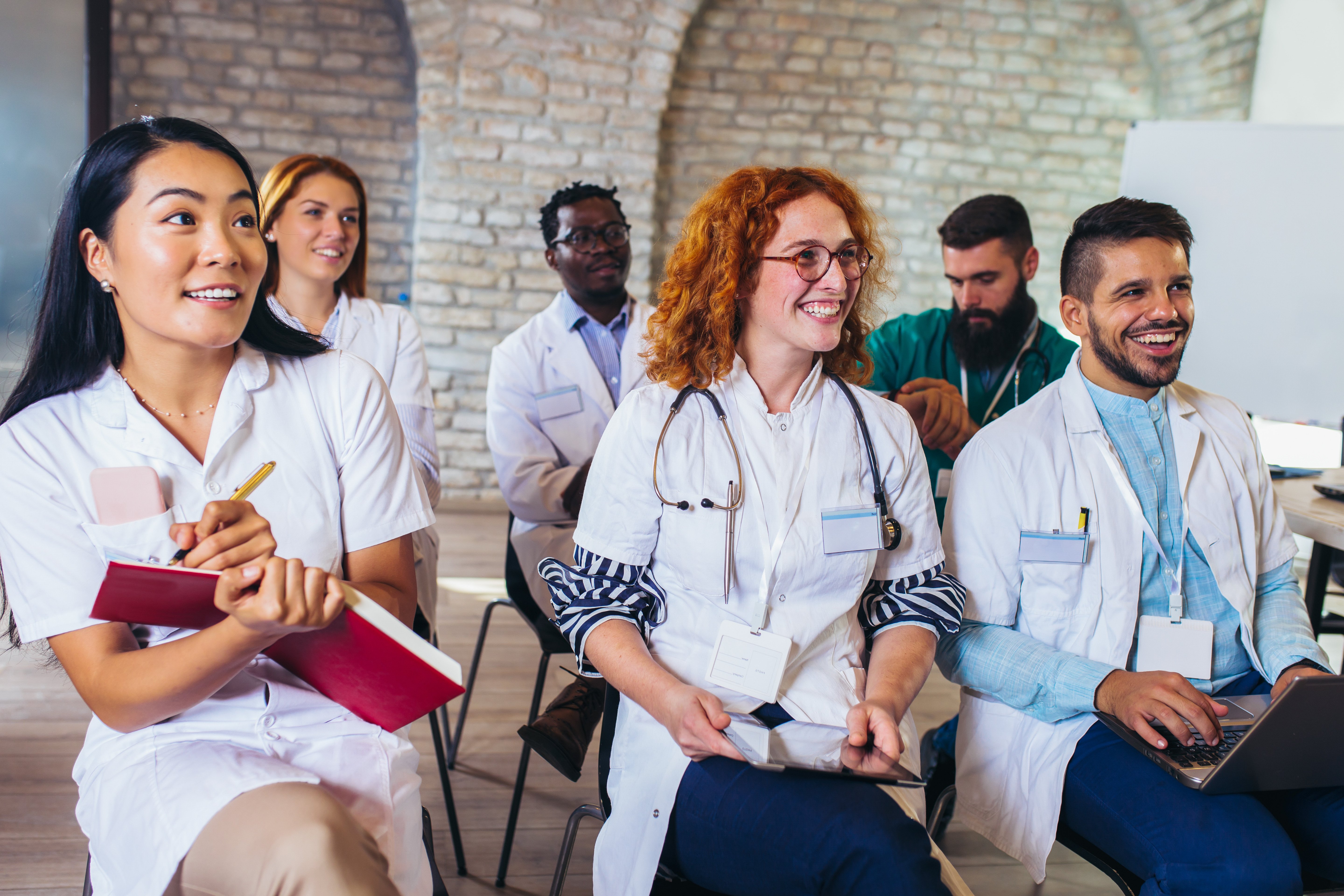 How Physician Recruiters Can Be a Resource to Medical Students and Residents